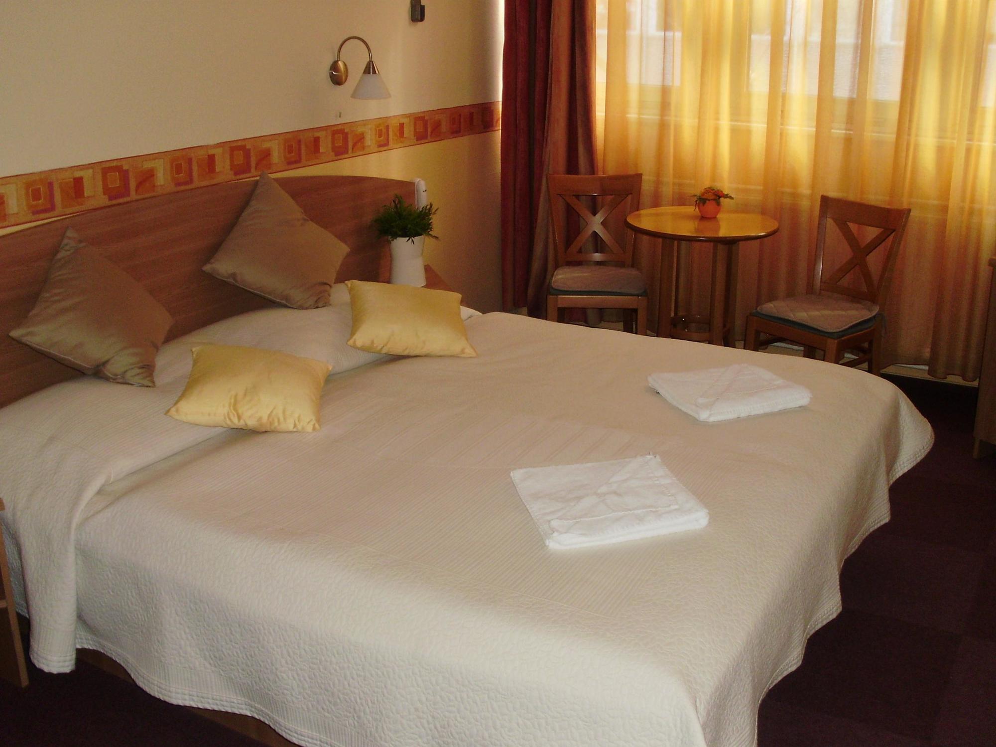 Hotel Eben Budapest Esterno foto